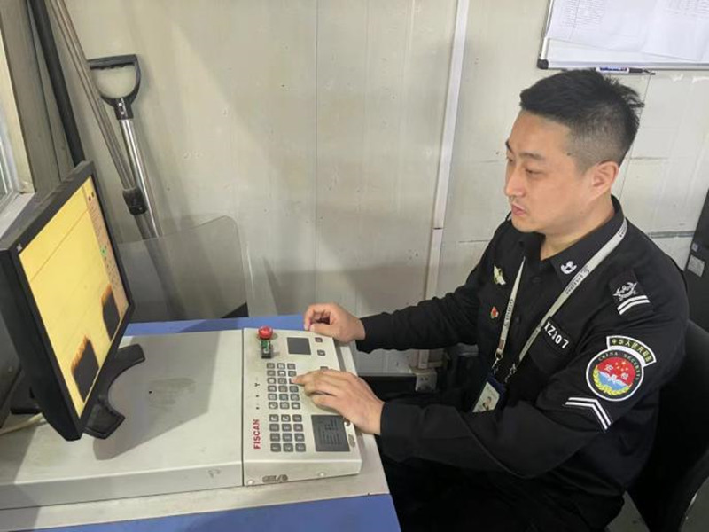 安檢部黨支部_副本.jpg 安檢部黨支部_副本.jpg